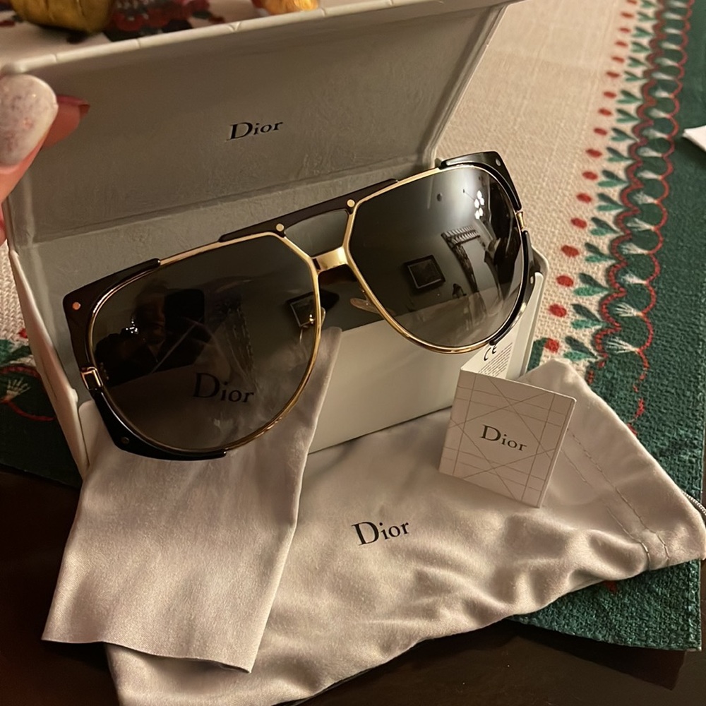 ♥️❤️♥️Christian Dior Enigmatic Sunglasses♥️❤️♥️